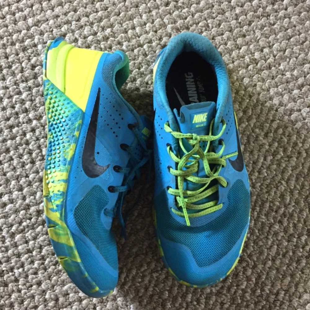 Size 7 Nike metcons women’s